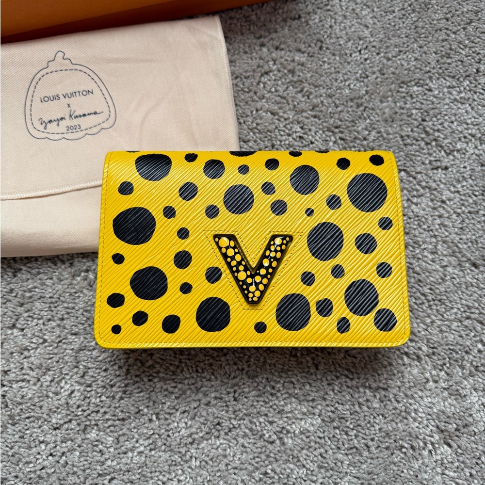 Authentic Louis Vuitton x Yayoi Kusama Twist Belt Chain Wallet